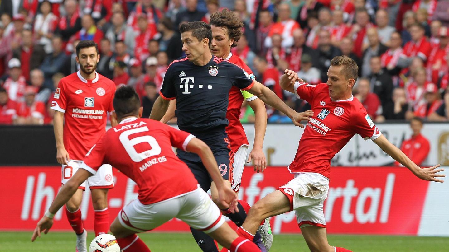 德媒：巴萨在关注莱比锡19岁新星韦德拉奥果，已派出球探考察（德媒称巴萨锁定莱比锡19岁新秀韦德拉奥果，球探已赴现场考察）