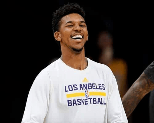 布伦森：NBA杯夺冠是我们既定目标中的一项 这是至关重要的垫脚石（布伦森：NBA杯夺冠是既定目标之一，也是迈向更大成就的关键一步）