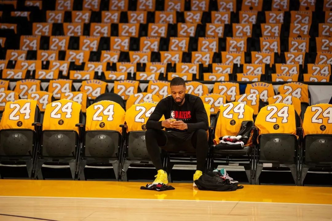 布莱顿总监：许尔策勒非常有才华，他求知欲很强（布莱顿总监称许尔策勒才华横溢，求知欲旺盛）