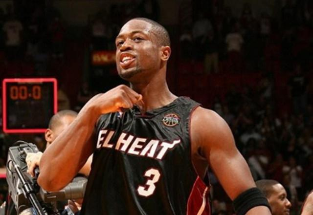 19投硬砸40分！广东迎来“加强版杜润旺”，这可是杜锋的锋线答案（19投轰下40分！广东迎来“进化版杜润旺”，或成杜锋锋线最优解）