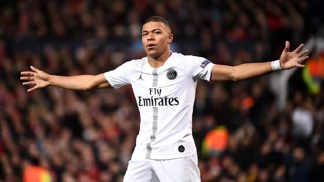 西媒：皇马球员告别“看心情踢球”，全队主动担责并力挺主帅（西媒：皇马将士不再“看心情踢”，全队自觉担责力挺主帅）