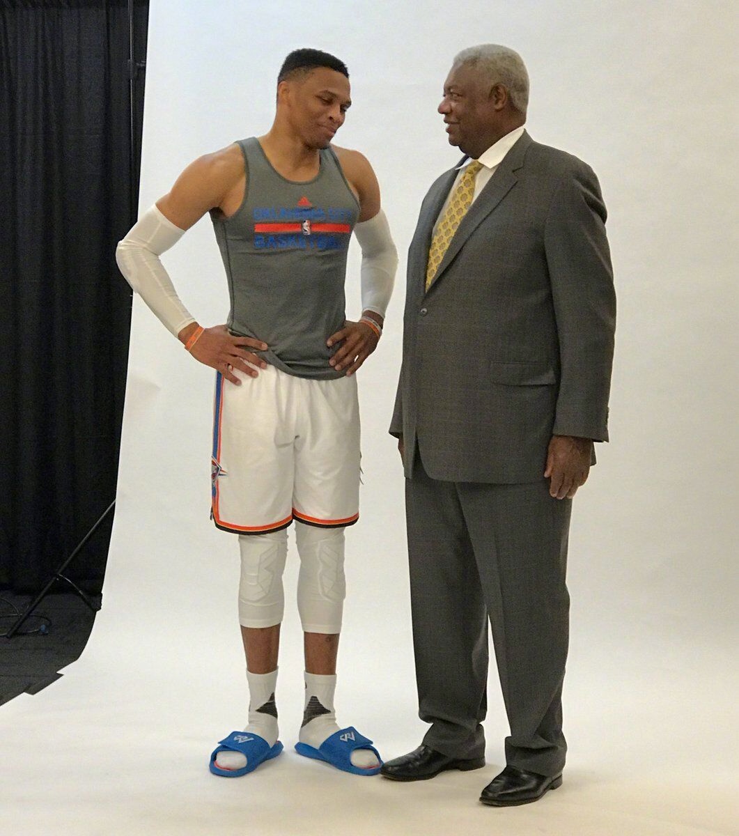 父子传承！伊布儿子获征召，将代表米兰参加意大利超级杯（子承父业！伊布之子入选米兰大名单，随队征战意大利超级杯）