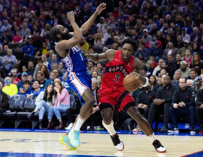 埃迪·豪：球队没有足够球员进行轮换，欧冠目标是晋级淘汰赛（埃迪·豪：人手短缺难轮换，欧冠志在晋级淘汰赛）