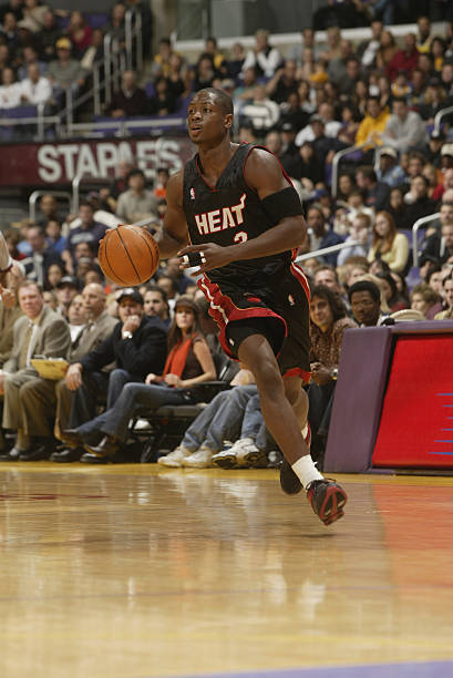 希勒评英超本轮最佳阵容：埃泽领衔，内托、皮克福德等人在列（希勒评出英超本轮最佳阵容：埃泽压阵，内托与皮克福德入选）