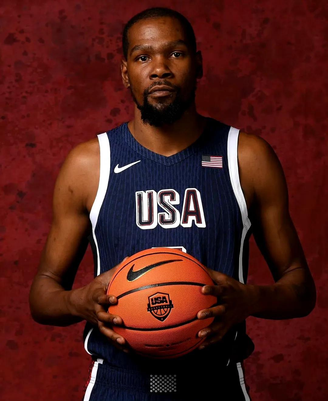 赖因德斯：米兰今年有机会争冠；未来是否会回归？回头见吧（赖因德斯：米兰本季有望争冠；是否回归？改日再谈）