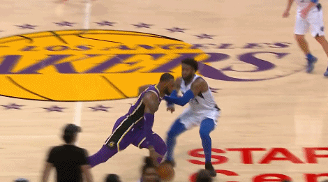 北京女排17岁副攻金佳宝排超首秀表现亮眼（北京女排17岁新星金佳宝排超处子秀惊艳全场）