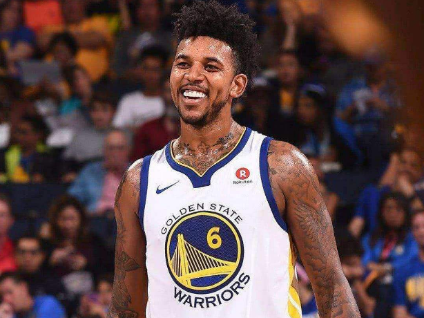 谢什科数据：上场73分钟1次射门0进球，共9次传球（谢什科此役：出战73分钟，1次射门未破门，完成9次传球）