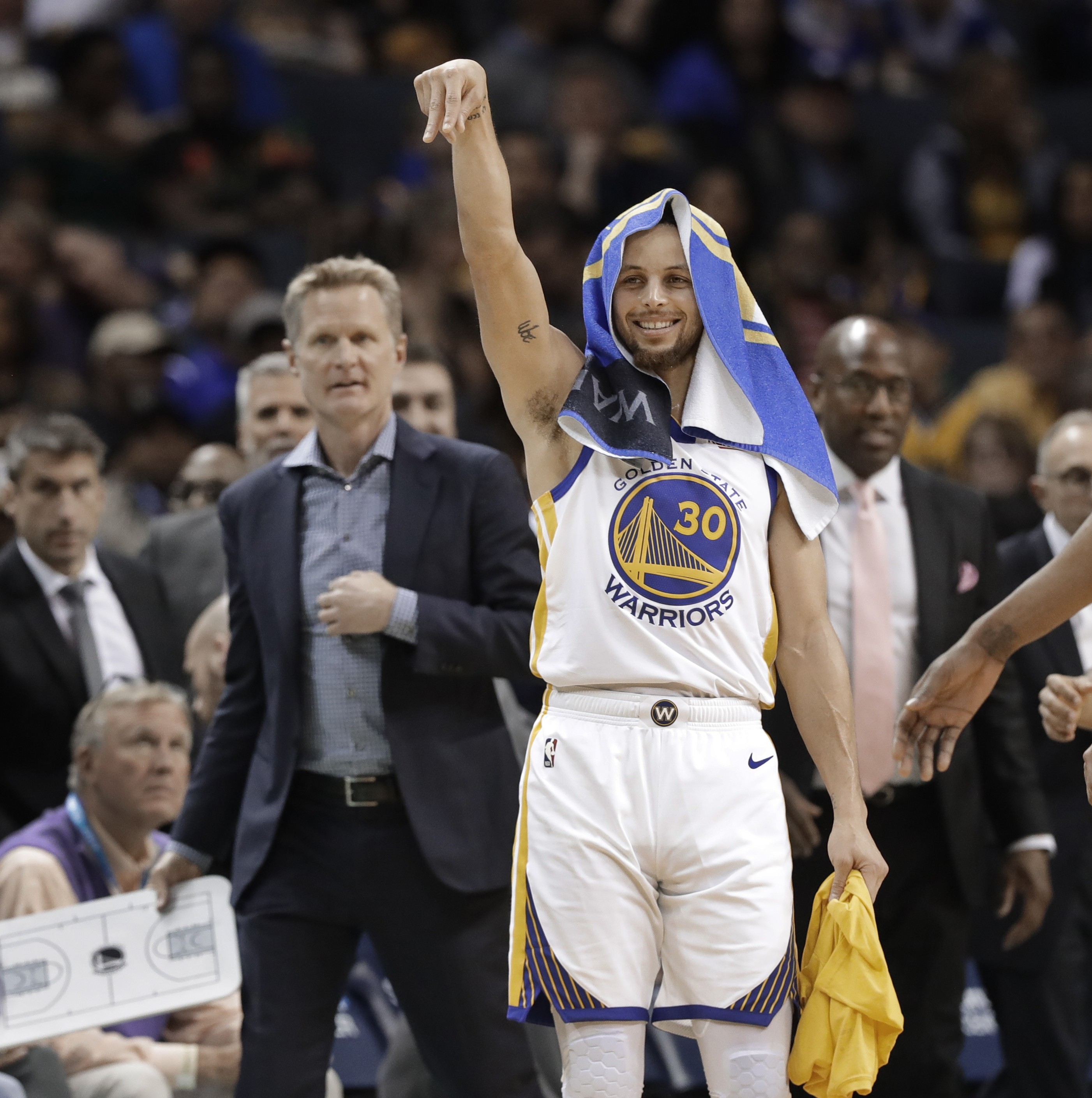 队报：巴黎向姆巴佩索要4.4亿欧，包括转会损失+信任损失（队报：巴黎向姆巴佩索赔4.4亿欧，包含转会与信任损失）