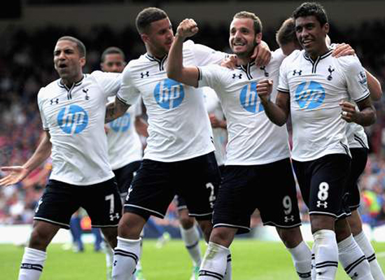 篮球湖人球员场上表现赢得媒体好评（湖人球员赛场发挥获媒体赞誉）