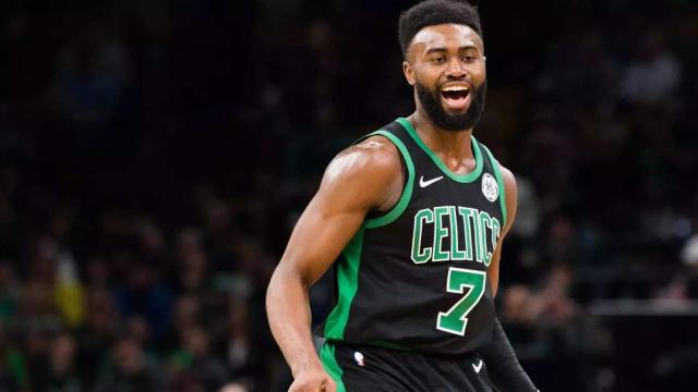 金彭贝谈登贝莱荣膺金球奖：看到他在台上落泪，我真的很感动（金彭贝谈登贝莱加冕金球：他在台上落泪的瞬间令我动容）