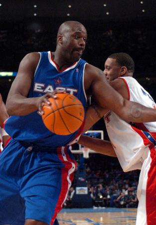 约基奇准三双，穆雷37+7力压福克斯，马刺奇兵7记三分射落掘金（约基奇险收三双，穆雷37+7压过福克斯，马刺奇兵7记三分击倒掘金）