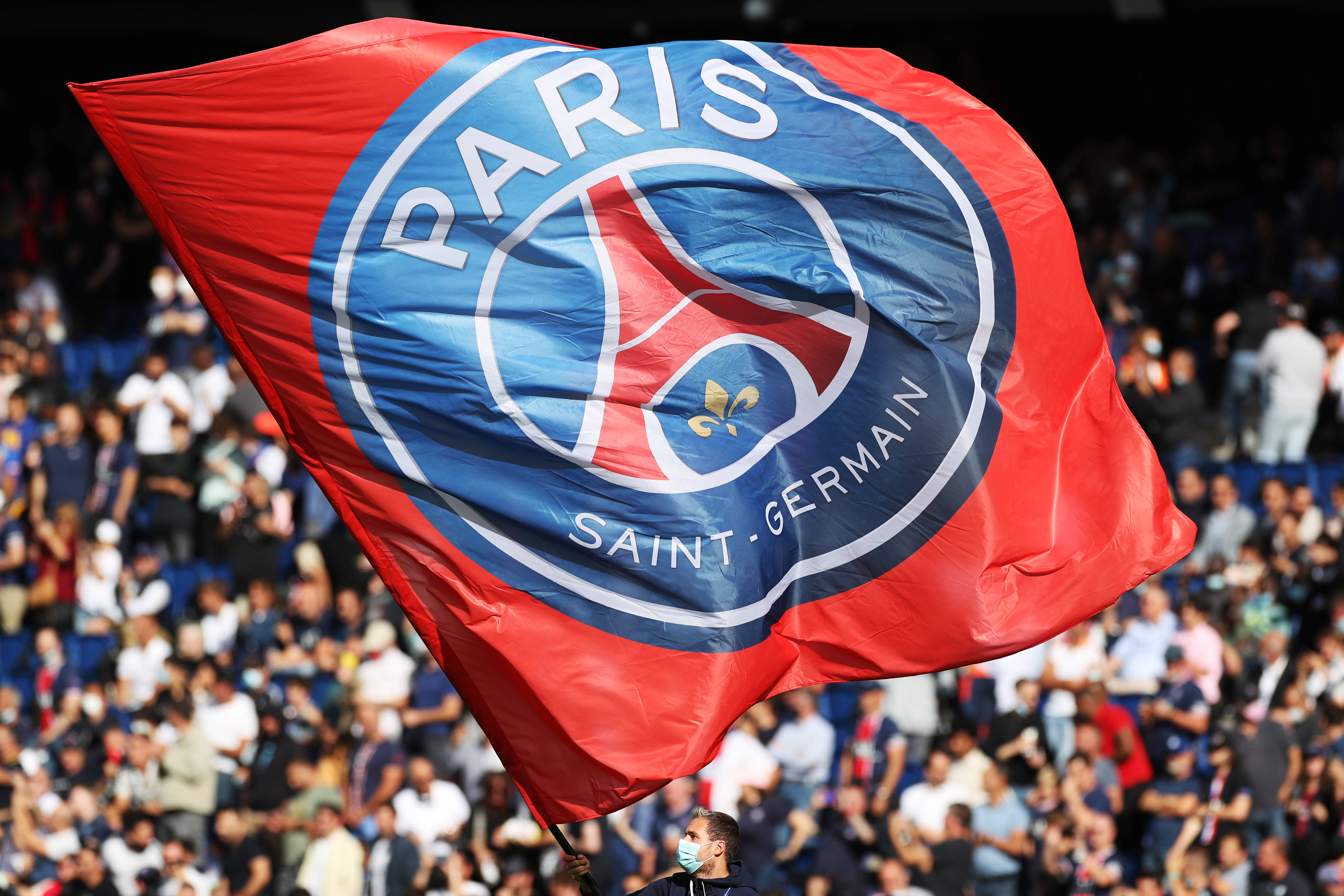 金彭贝：对我来说，在巴黎赢一座欧冠意义要大于在皇马赢五座（金彭贝：在巴黎夺一座欧冠，对我而言比在皇马拿五座更有意义）