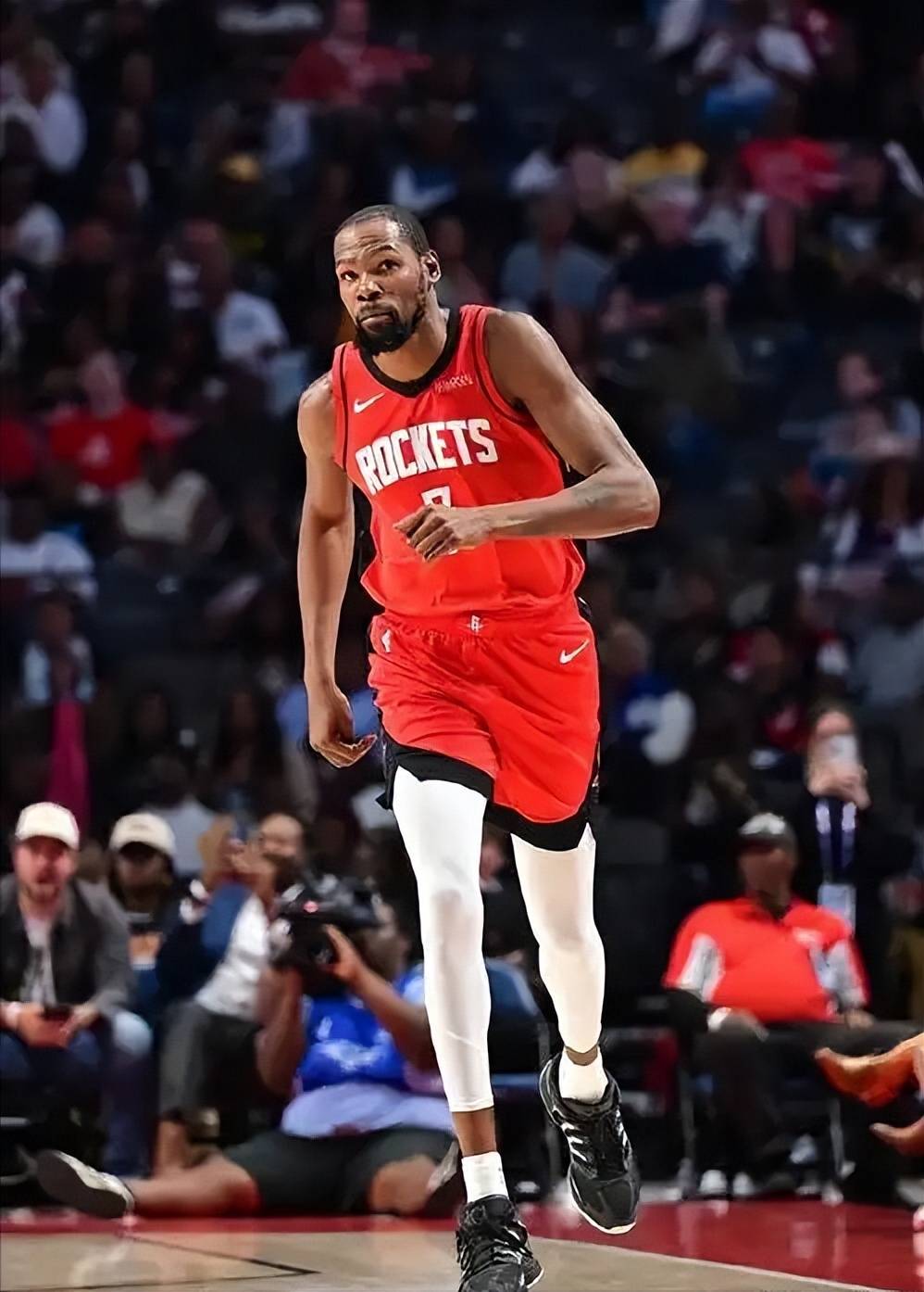 米体：博阿滕纪录片中有女性出镜指控他，但播出时都被剪掉了（米体：博阿滕纪录片含女性出镜指控画面，但正式播出时全部被删）