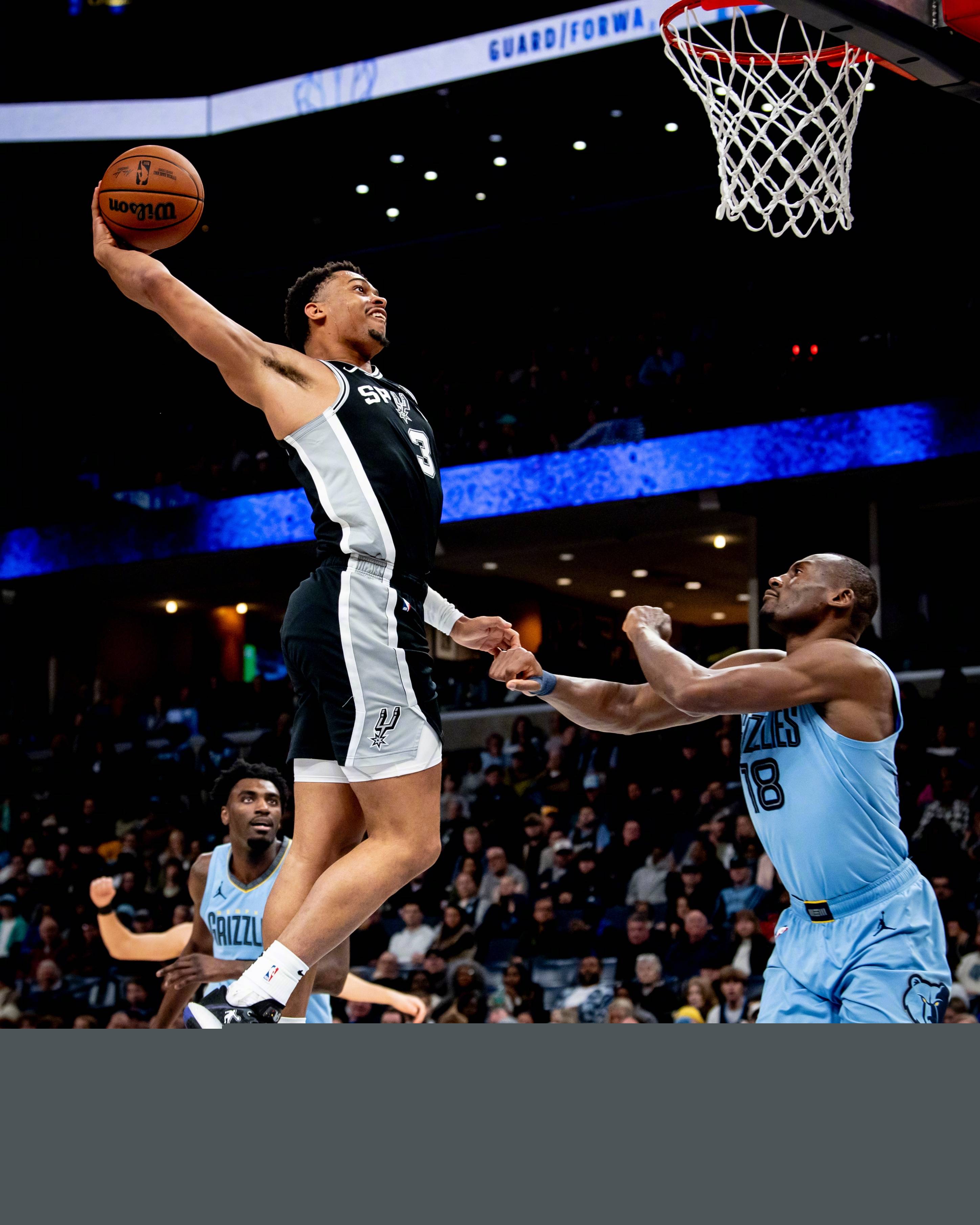 世上最好的PE标的，是皇马11个人踢出来的现金流奇迹（最优质的PE资产：皇马十一人踢出的现金流神话）