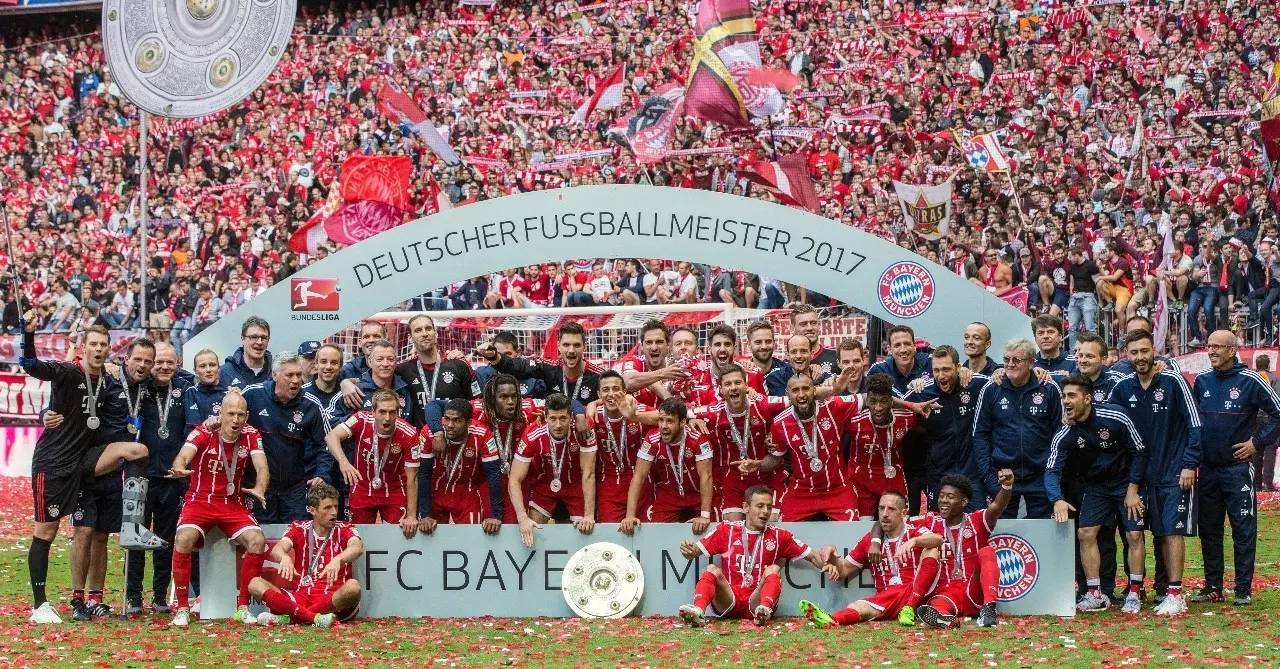 浓眉半场得到22分10篮板，克莱三分9中5砍下20分（戴维斯半场轰22分10篮板，克莱三分5中砍下20分）