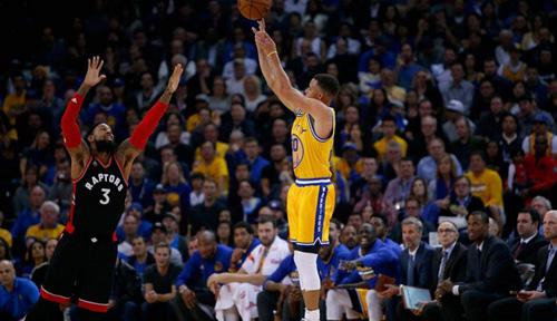 常规操作！亚历山大单节怒砍16分，三节已有33分入账（又见日常表演！亚历山大单节轰下16分，三节已拿到33分）