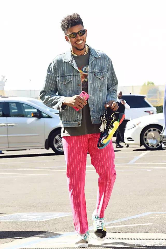 斯基拉：佛罗伦萨处于惩罚性休整状态，俱乐部采取强硬立场（斯基拉：佛罗伦萨遭惩罚性休整，俱乐部强硬表态）