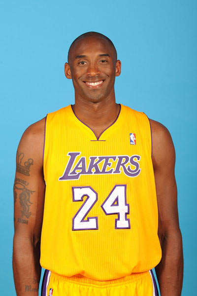 重庆球迷邀请“铁帅”李章洙吃火锅：李章洙很喜欢重庆的麻辣（重庆球迷邀“铁帅”李章洙品火锅，他坦言钟情山城麻辣）