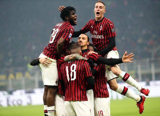 实现中超三连冠、队史第4冠，海港官方社媒发文庆祝（海港三连霸中超、收获队史第4冠，官方社媒发文庆贺）