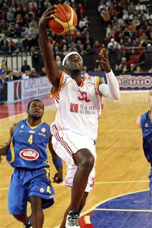 官方：意大利裁判马萨将执法欧冠第6轮巴萨vs法兰克福（官方确认：意大利裁判马萨将执法欧冠第六轮巴萨战法兰克福）