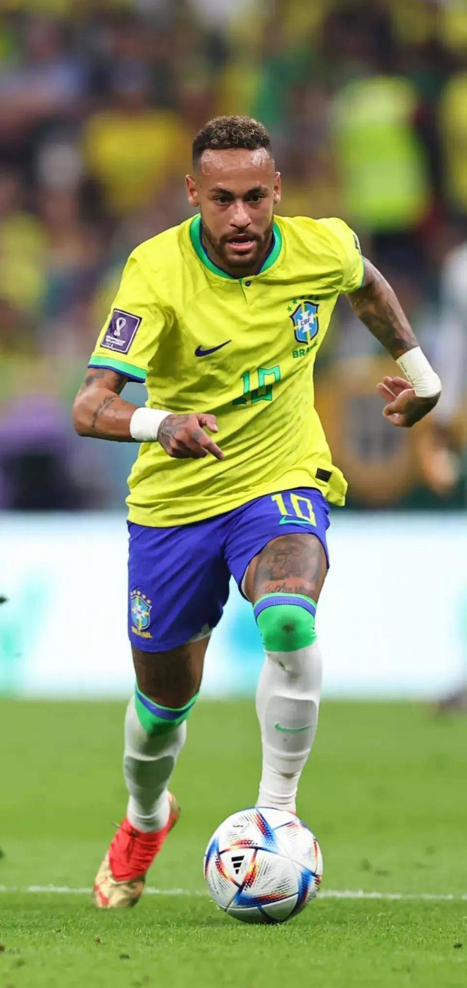 广东3消息！徐杰逃过一劫，麦考尔意外受伤，胡明轩正式回归（广东队三则快讯：徐杰有惊无险，麦考尔意外受伤，胡明轩官宣回归）