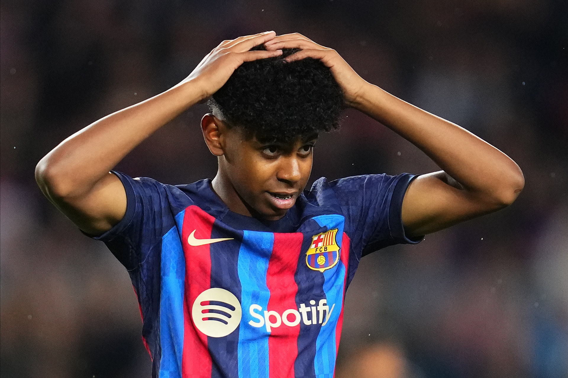 埃斯特旺：有些队友不相信我才18岁，我有时也觉得不可思议（埃斯特旺直言：队友不信我仅18岁，我自己有时也难以置信）