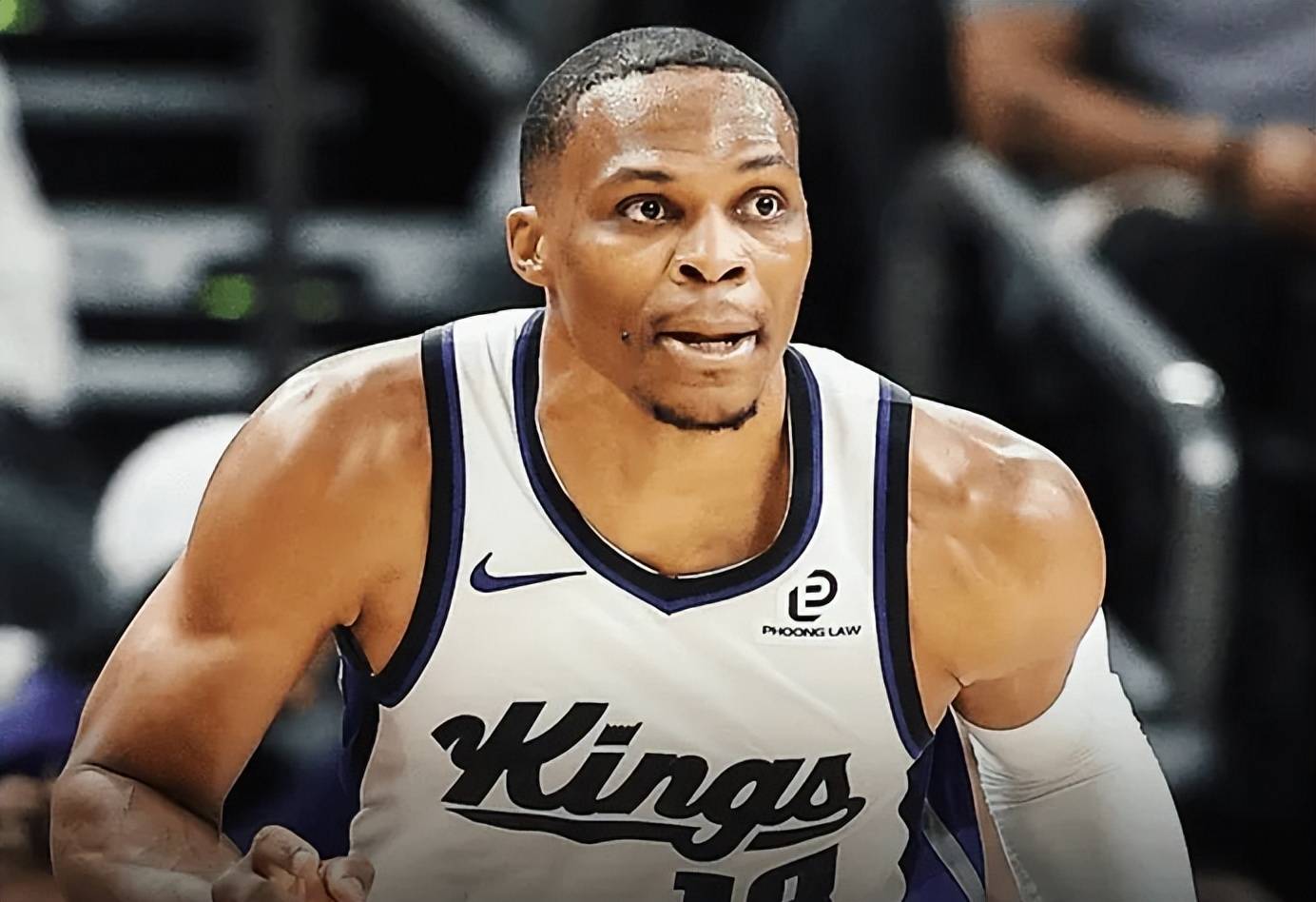 高手在民间！姐妹花脚踩箩筐练习武术，平衡力惊人！（民间卧虎藏龙！姐妹花踩箩筐练武，平衡感逆天）