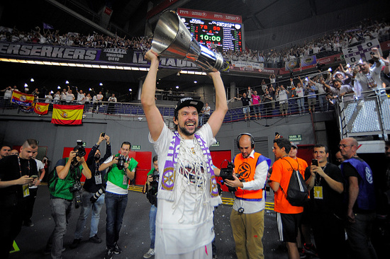 残特奥会坐式排球项目华农开赛 他们靠上肢和腰腹力量逐梦赛场（华农打响残特奥会坐式排球赛 运动员以上肢与核心力量逐梦）