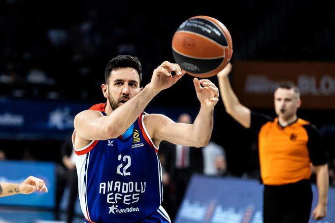 美记：恩比德右膝仍酸痛但治疗正确，他或许将缺席更久（美记：恩比德右膝仍感酸痛但治疗方向正确，缺阵期或进一步延长）